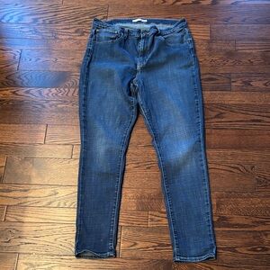 Levi 721 high rise skinny size 33 Classic Blue Denim Jeans